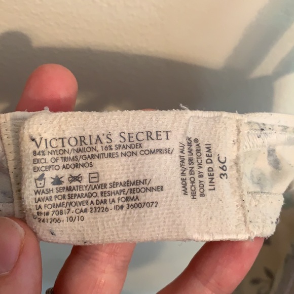 Body by VS Lined Demi Bra 36C Floral - Picture 4 of 5